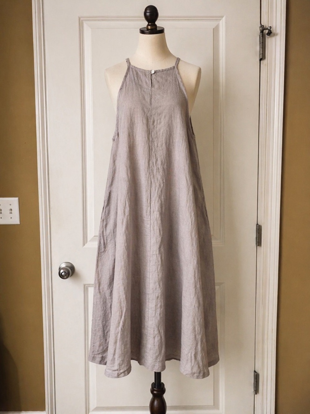 Cottagecore Sleeveless Linen Maxi Dress with Pockets - Picture 2 of 5